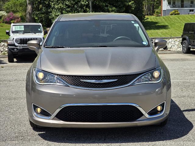2018 Chrysler Pacifica Touring Plus w/ Remote Start and 3rd Row Seating