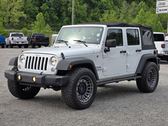 2017 Jeep Wrangler Unlimited Unlimited Sport 4WD w/ Sport Pkg and Sunrider So