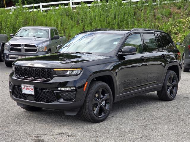 2025 Jeep Grand Cherokee Limited 4WD w/ Black Appearance Pkg
