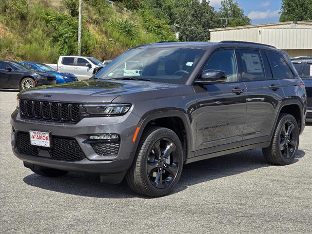 2025 Jeep Grand Cherokee Limited 4WD w/ Pano & Black Appearance Pkg