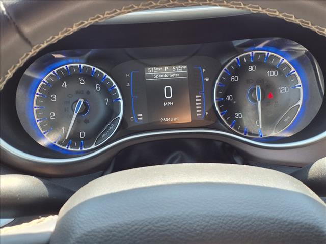 2022 Chrysler Voyager LX