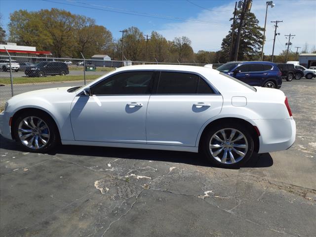 2019 Chrysler 300 Touring