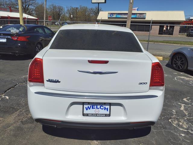 2019 Chrysler 300 Touring