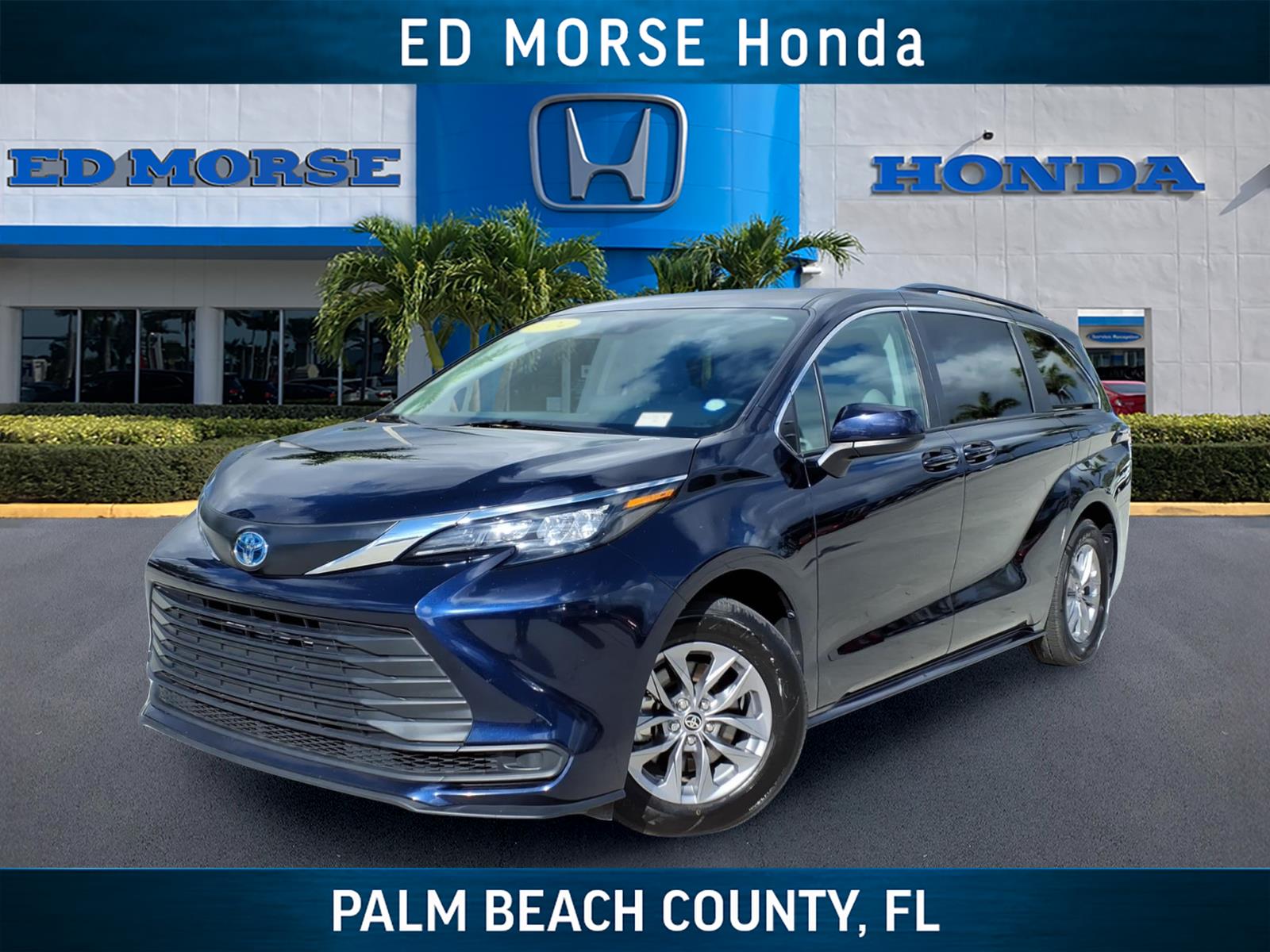 Blue 2024 Toyota Sienna LE 8-Passenger FWD Minivan Front-Wheel Drive Continuously Variable Transmission