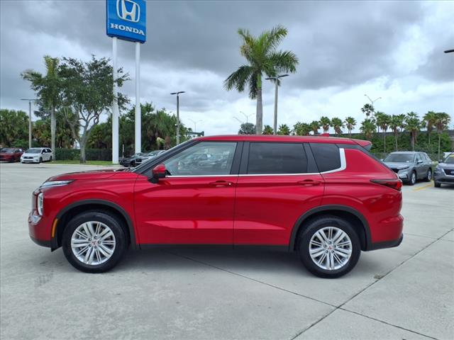 2024 Mitsubishi Outlander ES