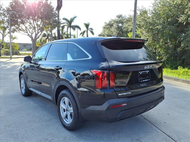 2023 Kia Sorento LX