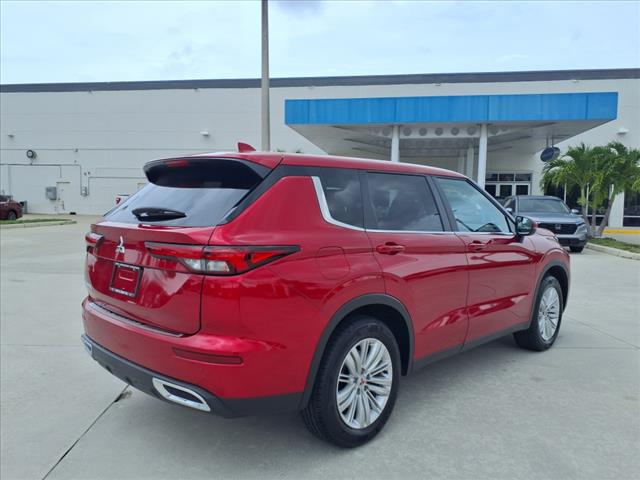 2024 Mitsubishi Outlander ES
