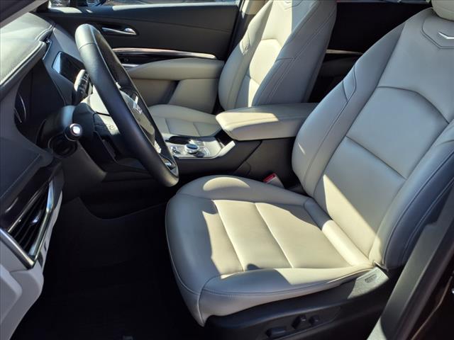 2022 Cadillac XT4 AWD LUX CUE S/R C/W