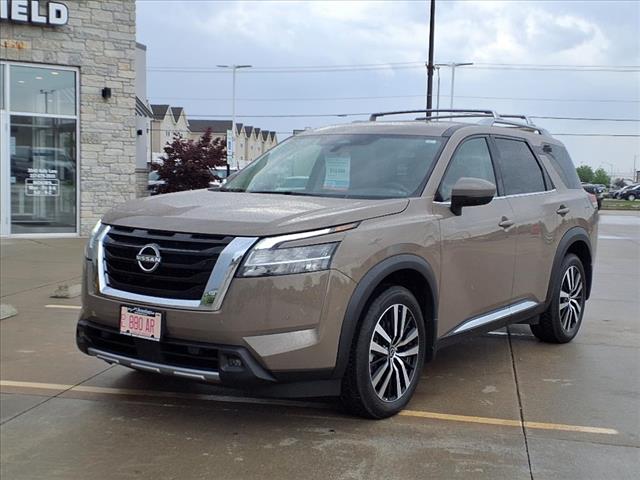 2023 Nissan Pathfinder Platinum