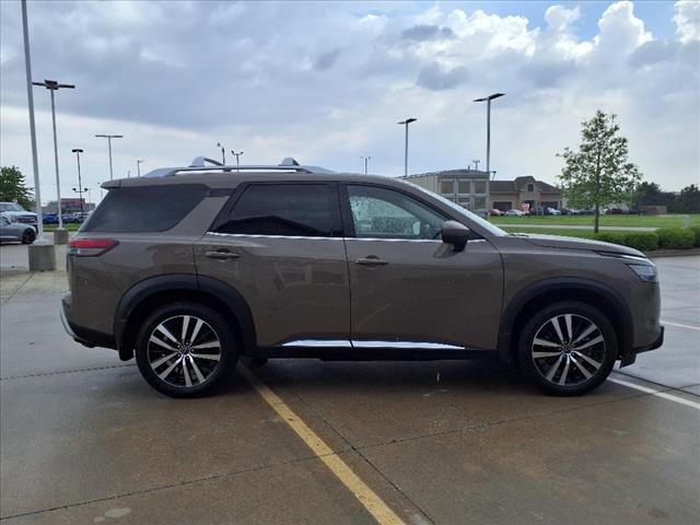2023 Nissan Pathfinder Platinum