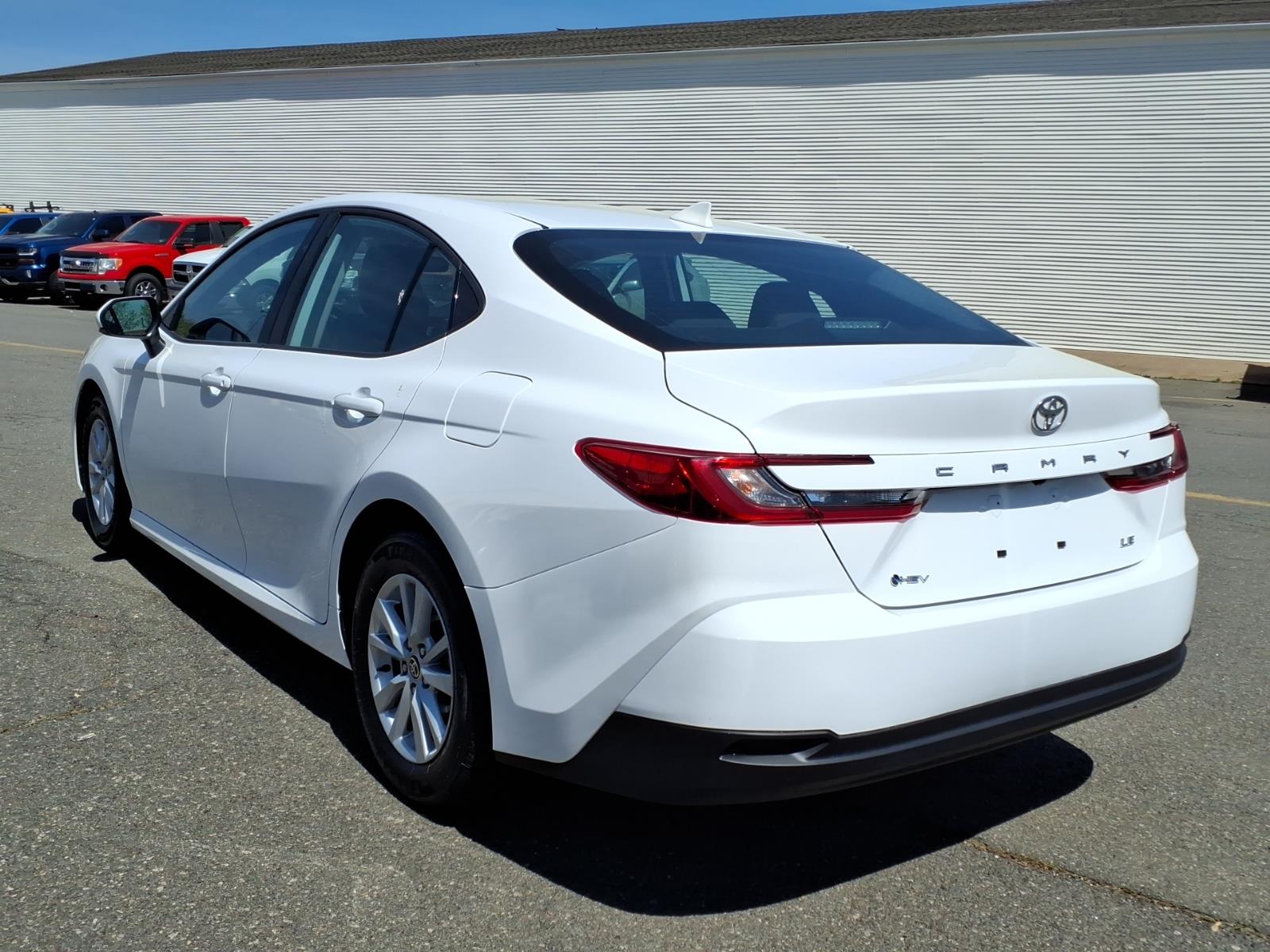 View vehicle photo 7