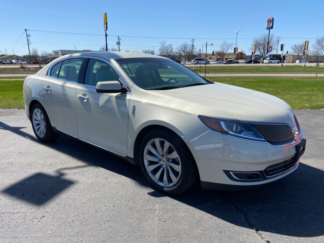Preowned 2014 Lincoln MKS Base for sale by Gordie Boucher Ford Lincoln of Janesville in Janesville, WI
