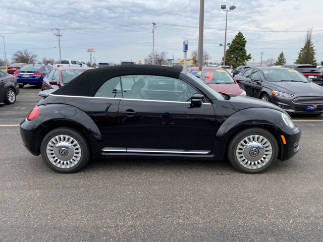 Preowned 2013 VOLKSWAGEN Beetle 2.5L for sale by Gordie Boucher Ford Lincoln of Janesville in Janesville, WI