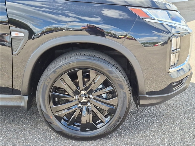 2027 Mitsubishi Outlander Sport LE:MI230580