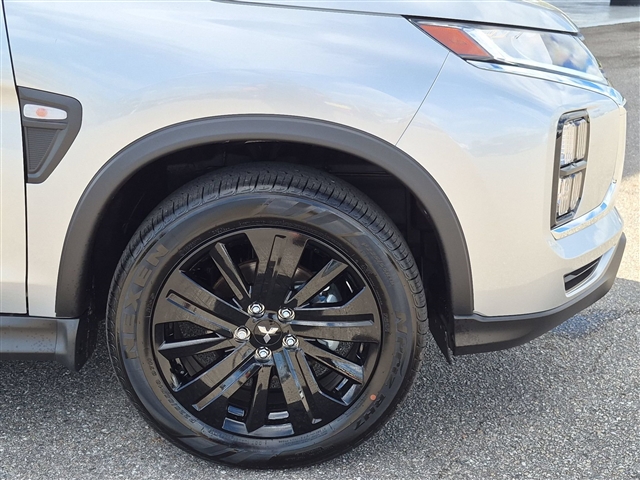 2027 Mitsubishi Outlander Sport LE:MI330610