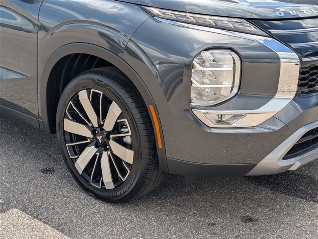 2025 Mitsubishi Outlander SE:MM39590