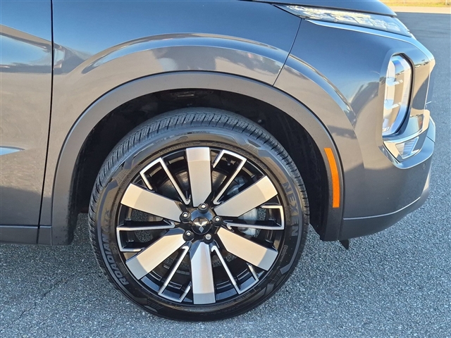 2025 Mitsubishi Outlander SE:02630UU
