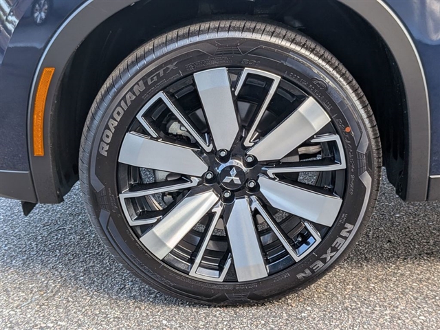 2025 Mitsubishi Outlander SE:MM39850