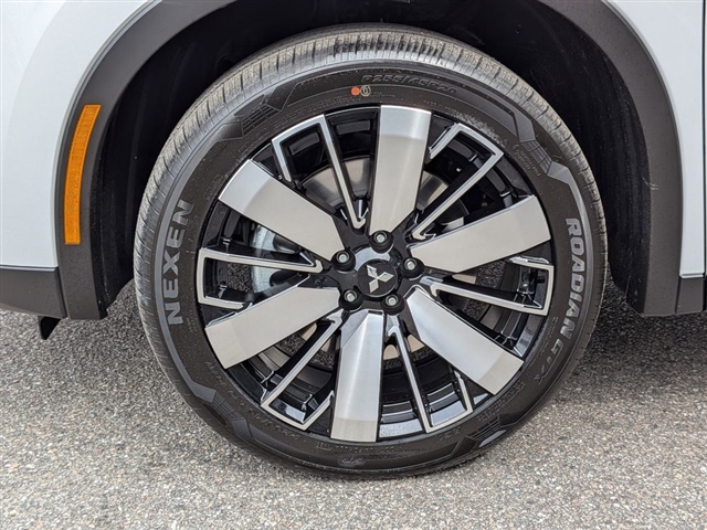 2026 Mitsubishi Outlander SE:MI30270