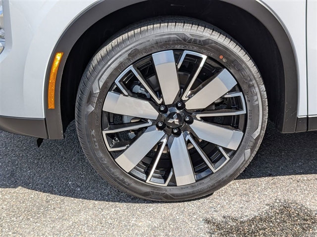 2026 Mitsubishi Outlander SE:MI30280