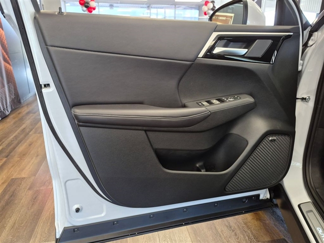 2026 Mitsubishi Outlander SE:MI30500
