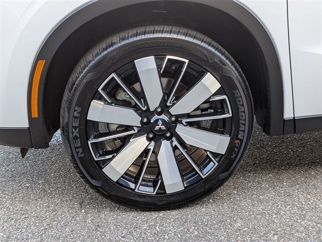 2025 Mitsubishi Outlander SE:MM139900