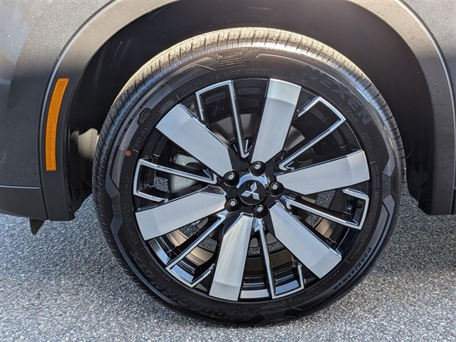 2025 Mitsubishi Outlander SE:MM139910