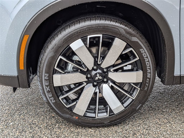 2026 Mitsubishi Outlander SE:MI130120