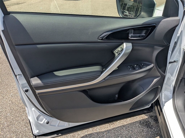 2025 Mitsubishi Eclipse Cross SEL:M241560