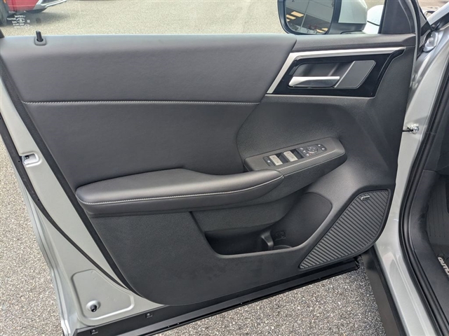 2025 Mitsubishi Outlander SE:MM39600