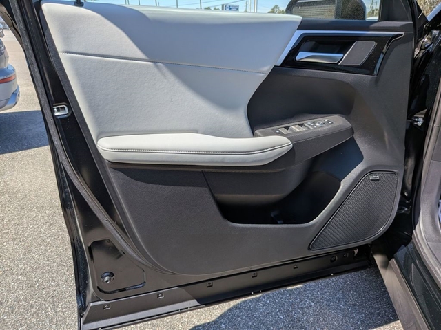 2026 Mitsubishi Outlander SE:MI30300