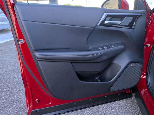 2025 Mitsubishi Outlander SE:MI30000