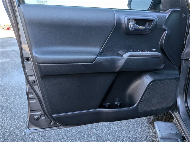 2018 Toyota Tacoma TRD Off-Road:02030UU