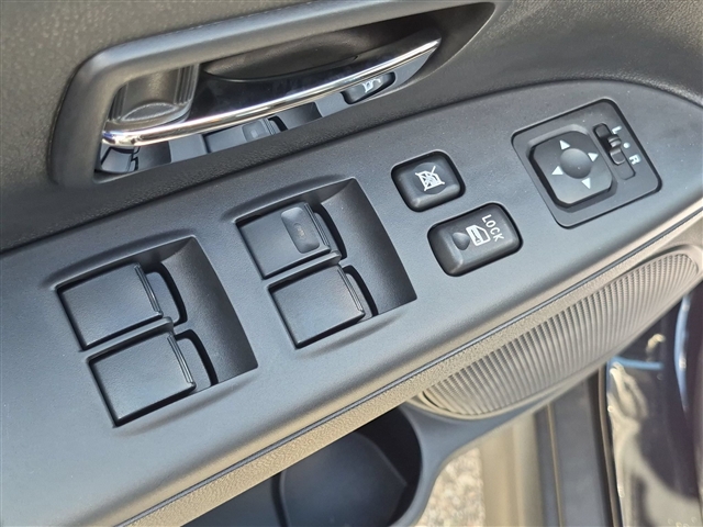 2027 Mitsubishi Outlander Sport LE:MI230580