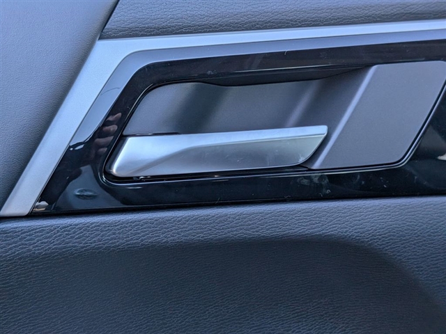 2025 Mitsubishi Outlander SE:MI30020