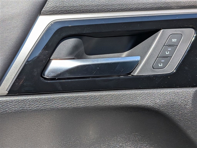 2026 Mitsubishi Outlander Black Edition:MI30460
