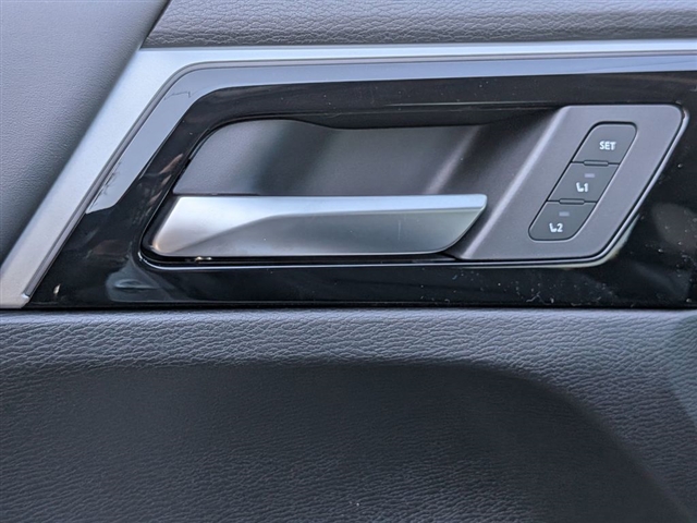 2026 Mitsubishi Outlander Black Edition:MI30100