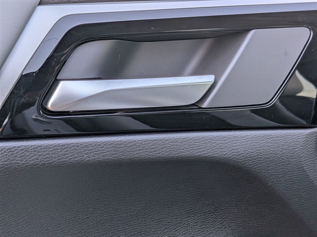 2025 Mitsubishi Outlander SE:MI30010