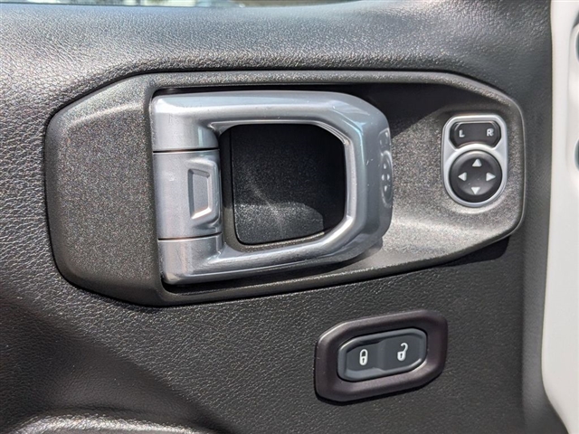 2018 Jeep Wrangler Unlimited Sport:02133U