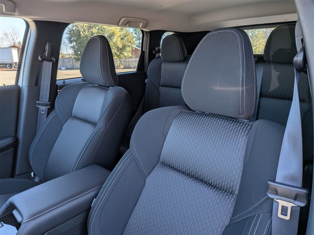 2026 Mitsubishi Outlander ES:MI30240