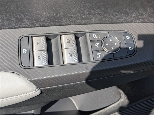 2026 Mitsubishi Outlander SE:MI30280