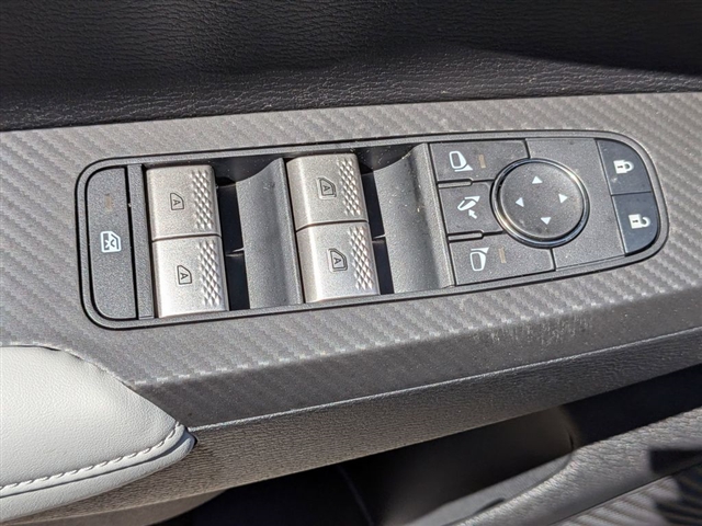 2026 Mitsubishi Outlander SE:MI30300