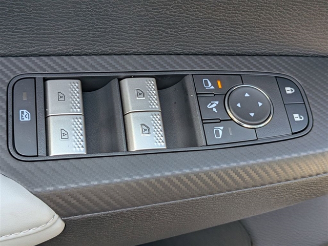 2025 Mitsubishi Outlander SE:MM139900