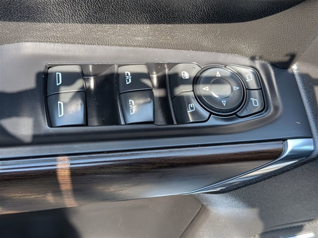2021 GMC Sierra 1500 SLT:02300UU