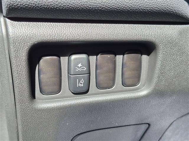 2027 Mitsubishi Outlander Sport LE:MI230580