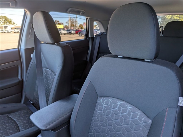 2026 Mitsubishi Outlander Sport SE:MI330040