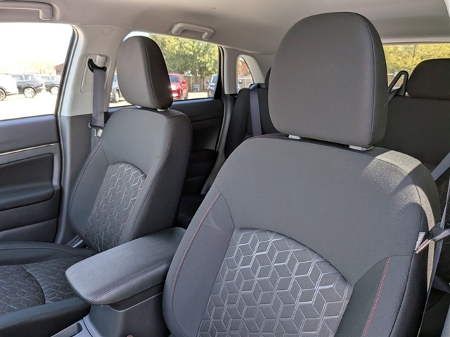 2026 Mitsubishi Outlander Sport SE:MI330370