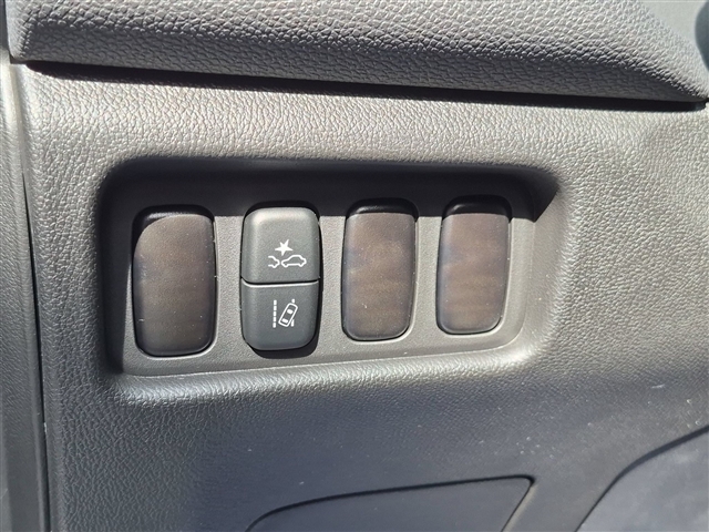 2027 Mitsubishi Outlander Sport LE:MI330610