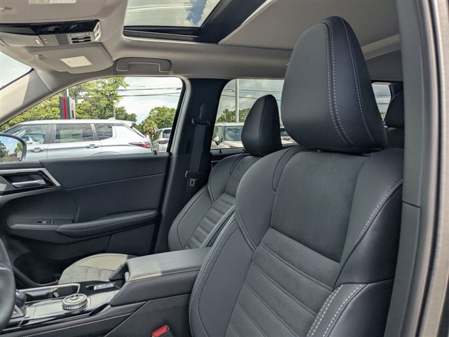 2025 Mitsubishi Outlander SE:MM39590