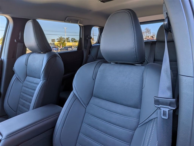 2025 Mitsubishi Outlander SE:MI30020